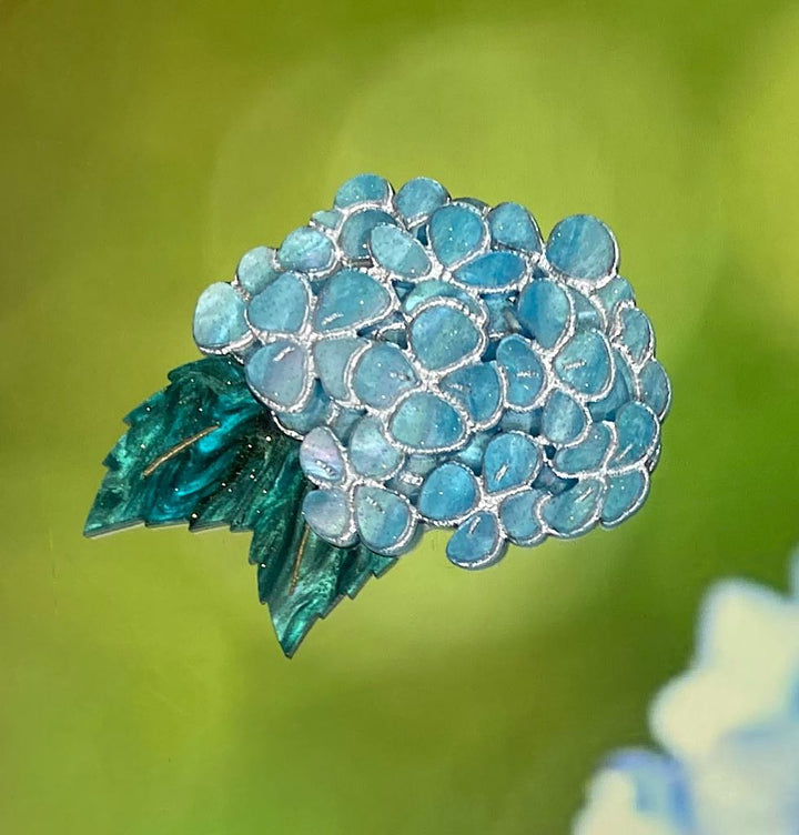 Tantalising Treasures : Mixed Bag : Light Blue Hydrangea Brooch