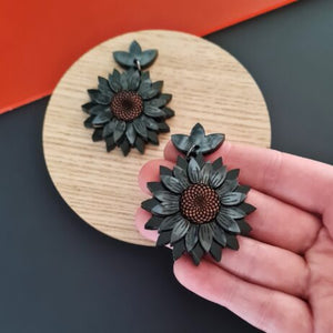 Cherryloco : Black Sunflower Dangle earrings [PRE-ORDER]