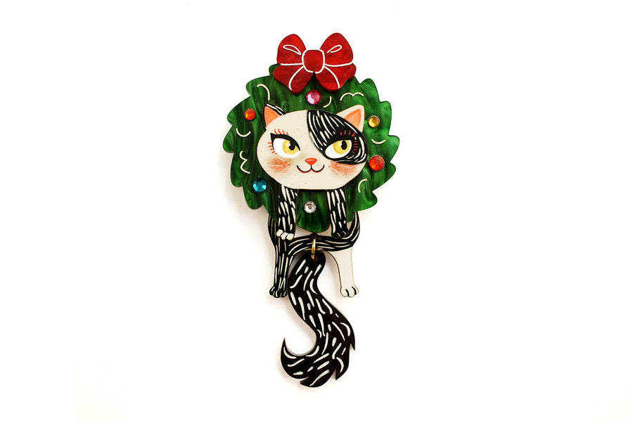 Laliblue : Christmas : Cat in a Christmas wreath brooch