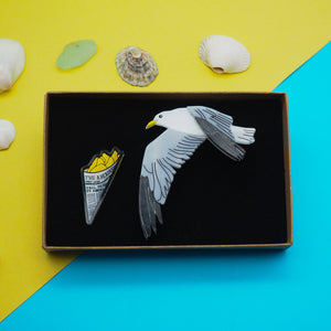 Dolly Dimple Design : Seagull Brooch with Chips Pin Badge