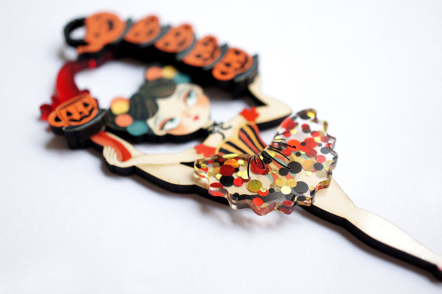 LaliBlue : Cursed Carnival : Contortionist Brooch