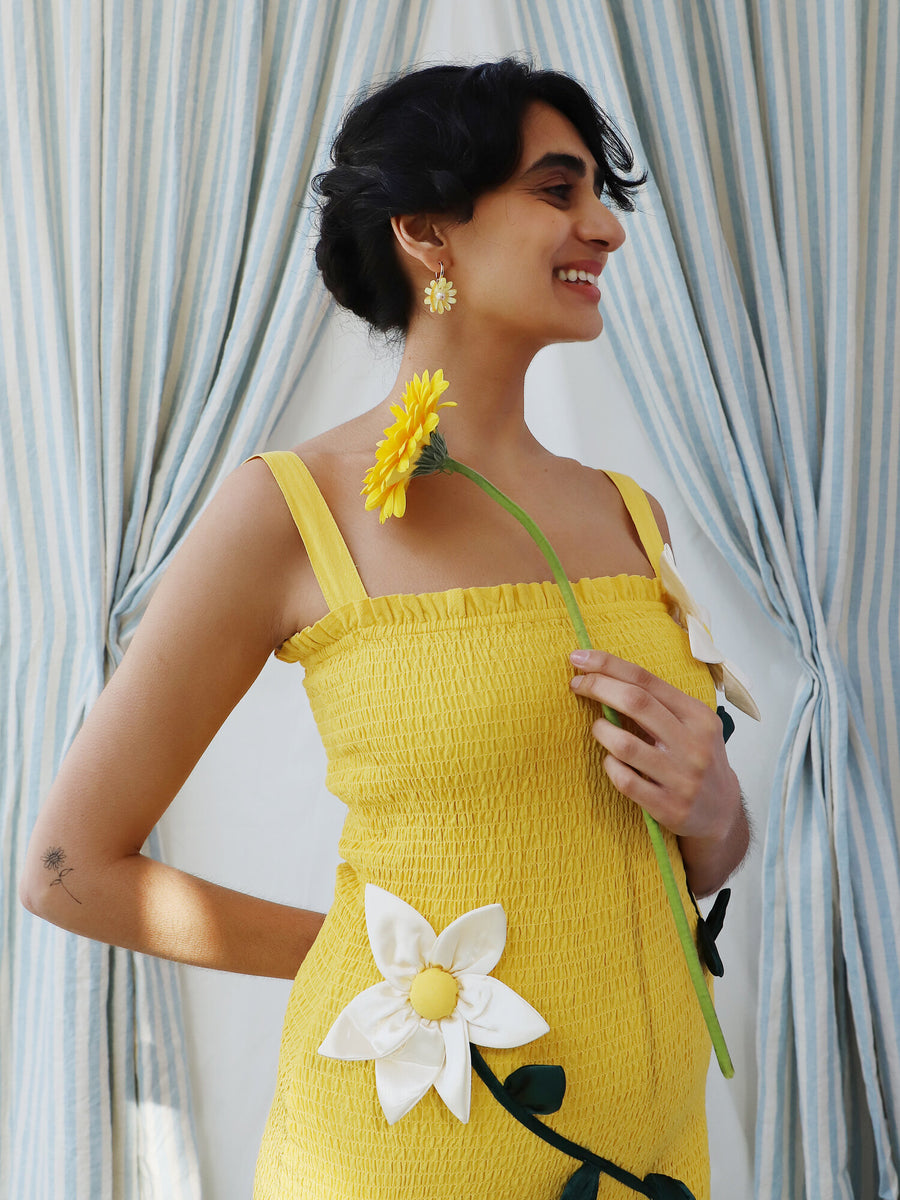 Wolf & Moon : Daisy Hoops in Honey