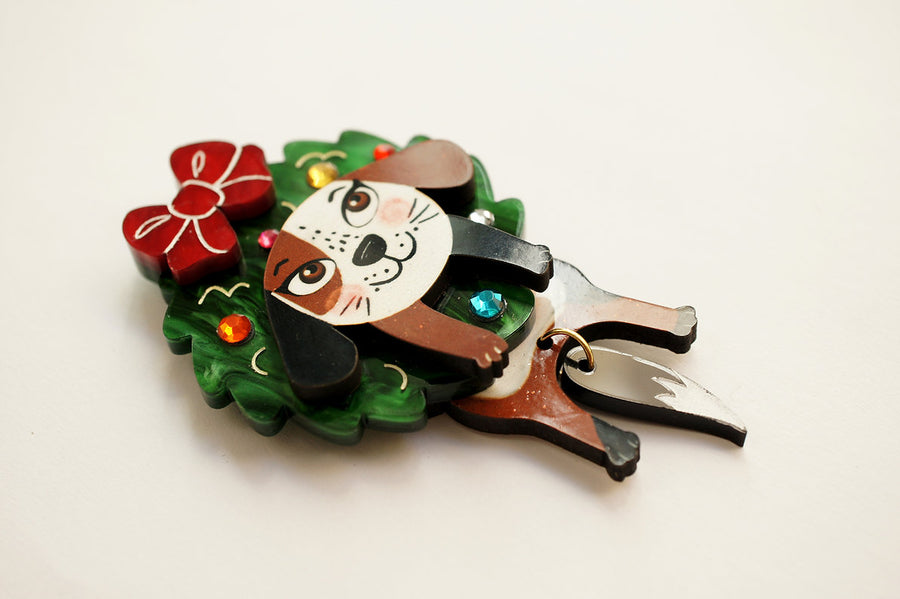 Laliblue : Christmas : Dog in a Christmas wreath brooch