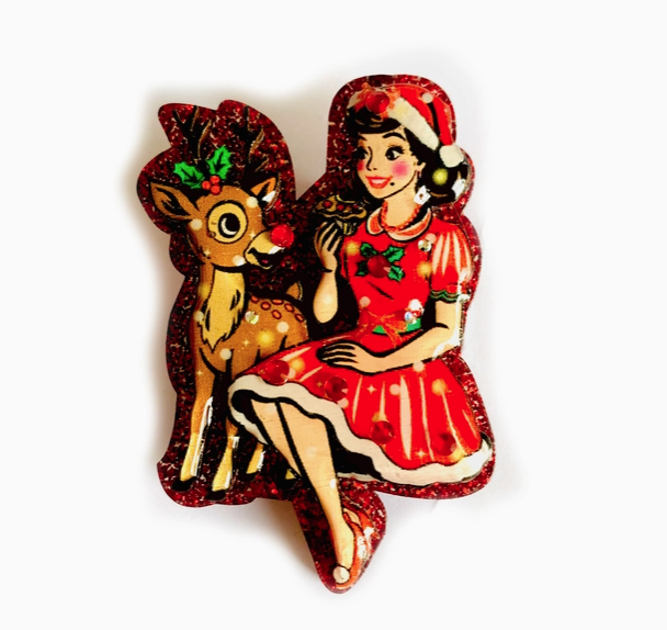 Rosie Rose Parker : Eating mince pies with Rudolf brooch