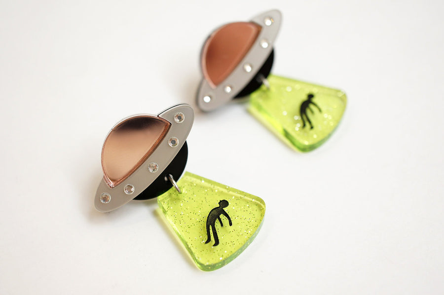 LaliBlue : Cursed Carnival : Flying Saucer Earrings