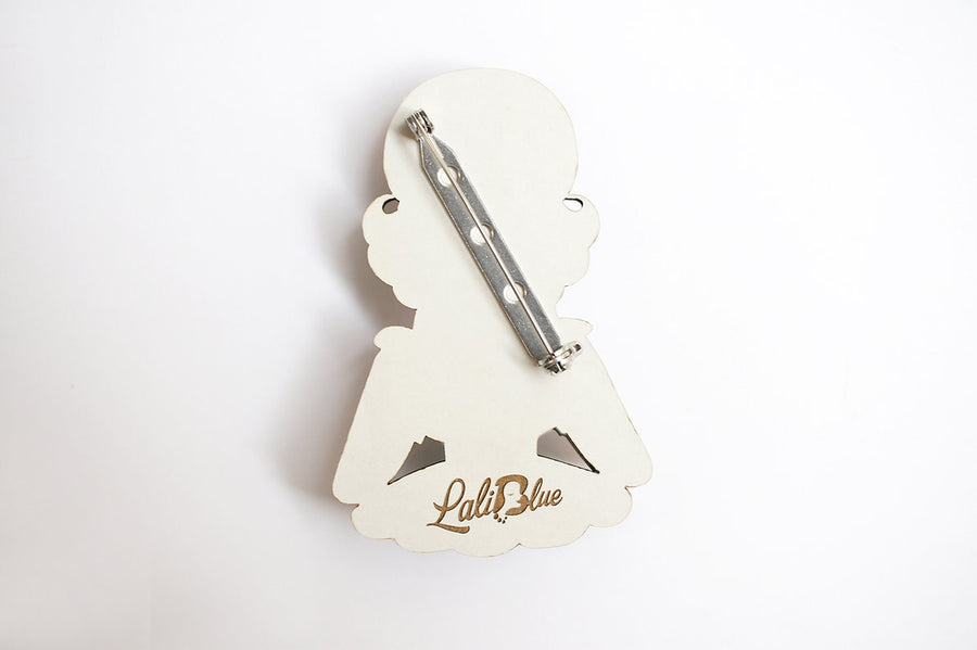 Laliblue : Christmas : Girl with a snow globe brooch