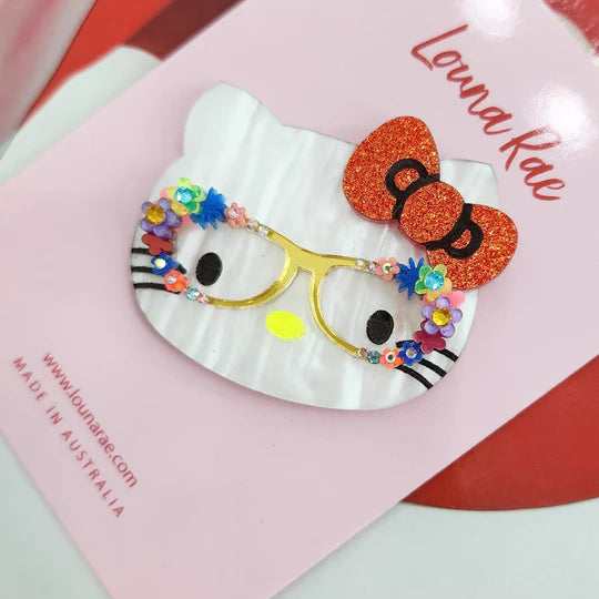 Louna Rae : Hello Kitty With Glasses Brooch