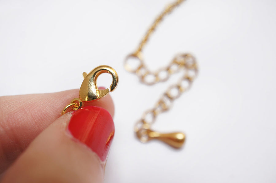 Laliblue : Christmas : Kitty collar on a holly branch necklace