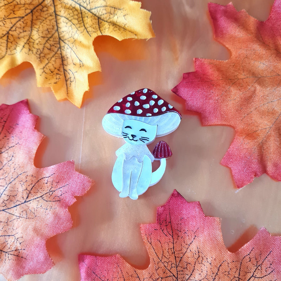 Cherryloco : Meowshroom cat mushroom pin or pendant