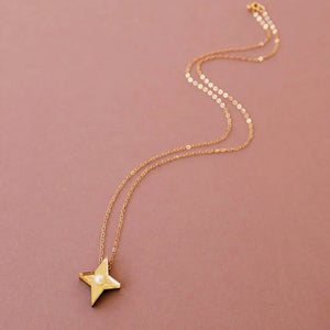 Wolf & Moon : Star II Necklace