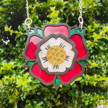 Folk & Fortune : Tudor Rose necklace