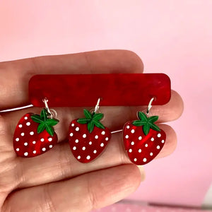 Birdie Bananas : Vintage Strawberry Brooch