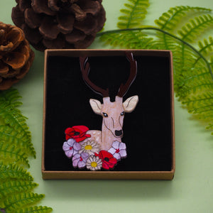 Dolly Dimple Design : Deer Among Wildflowers Brooch