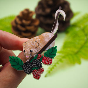 Dolly Dimple Design : Harvest Mouse Brooch