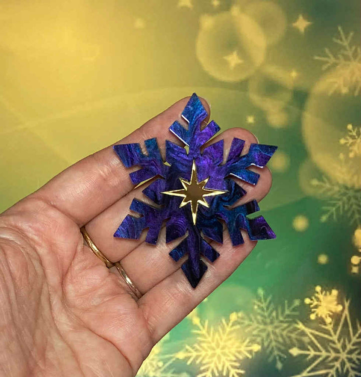 Tantalising Treasures : Christmas : Snowflake Brooch