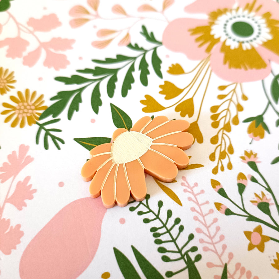 Bright and Bubbly : Silvia's Adventures : Daisy Mini Brooch
