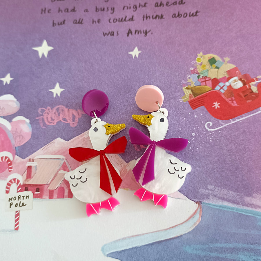 Bright and Bubbly : Christmas : Daisy the Duck Dangles
