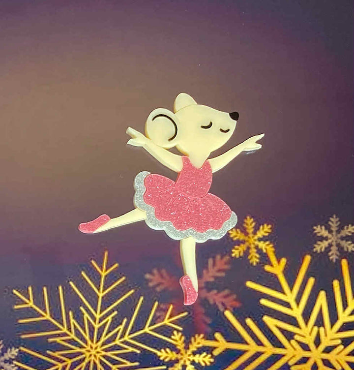 Tantalising Treasures : Christmas : Dance for Love Brooch