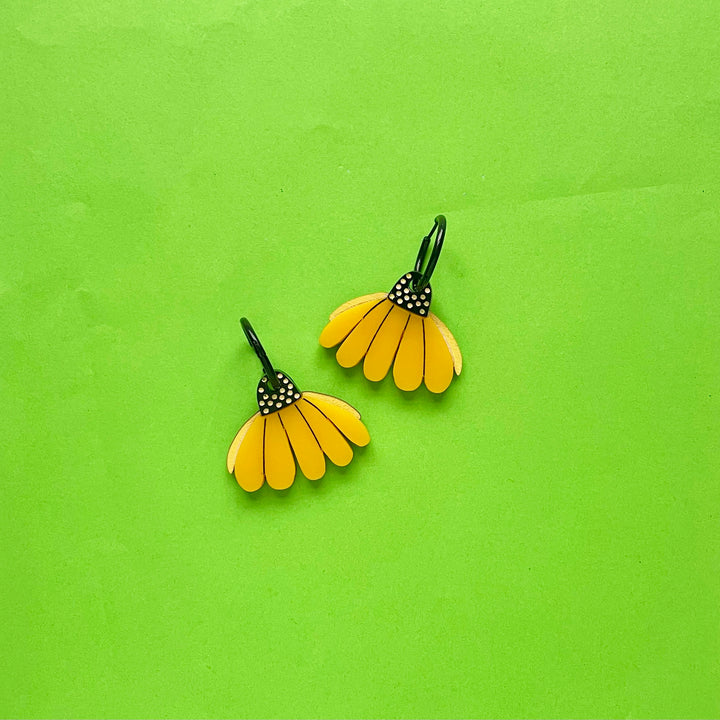 Happy Stuff Studio : Droopy Daisy Earrings [PRE-ORDER]