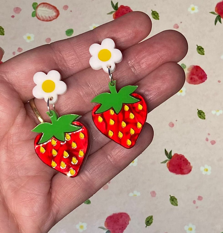Tantalising Treasures : Strawberry Earrings