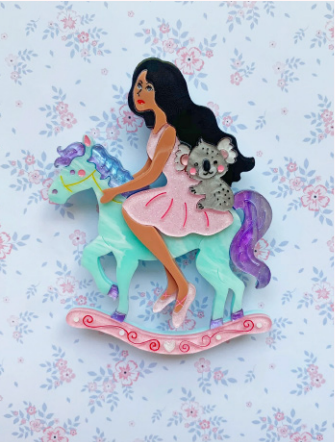 She Loves Blooms : My Cantering Bliss (Brown Beauty) Brooch