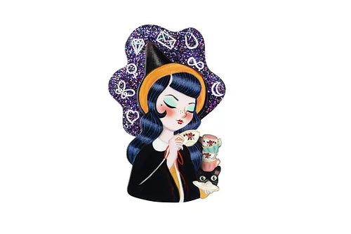 LaliBlue : Halloween : Witch reading tasseomancy brooch [PRE-ORDER]