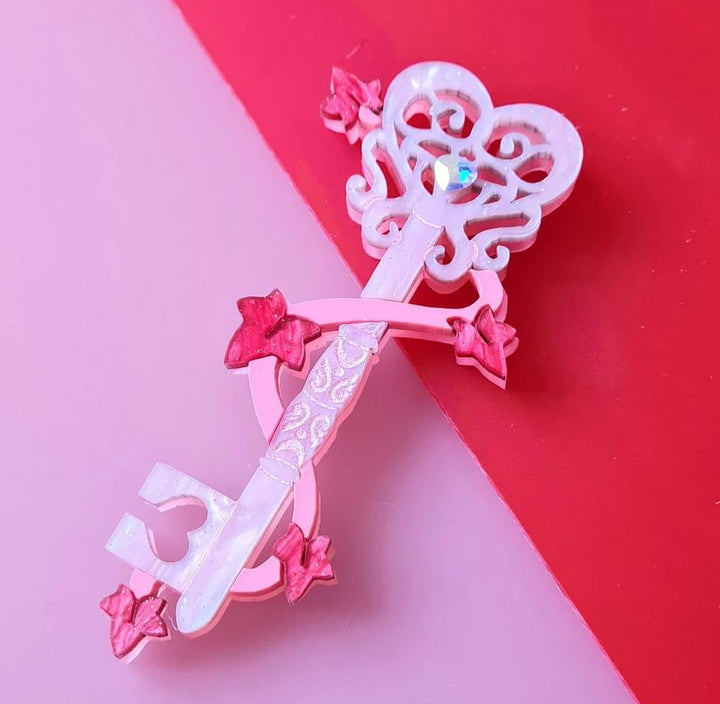 Cherryloco : Valentines : The Lovers key brooch