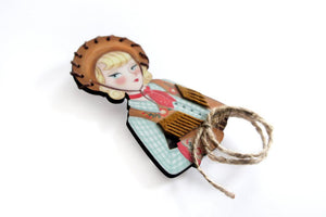LaliBlue : Cowgirl pin up brooch